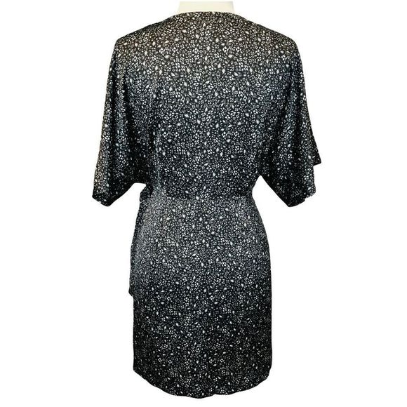 CHELSEA 28 LIKE NEW Satin Kimono Wrap Mini Dress S - Picture 9 of 14